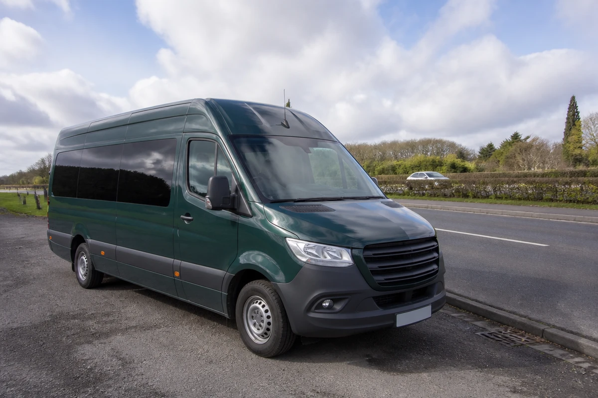Minibus Hire in Keresley